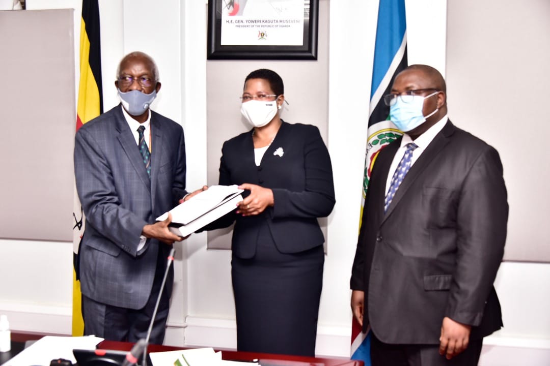 Deputy Speaker of Parliament Recieving The Report